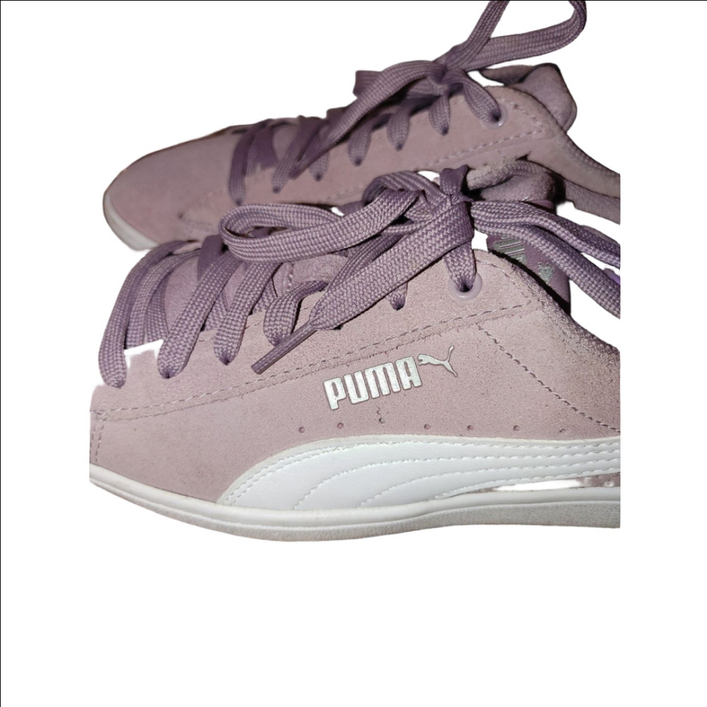 PUMA Classic Suede Sneakers Size 7.5